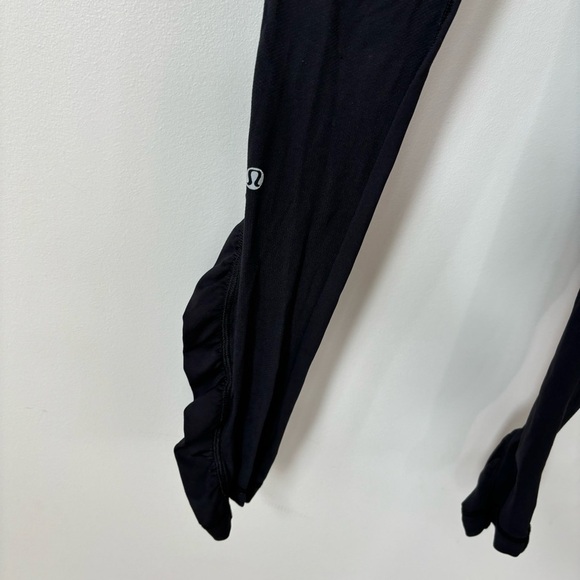 Lululemon leggings with Ruching Detail Size 4 - Picture 8 of 9